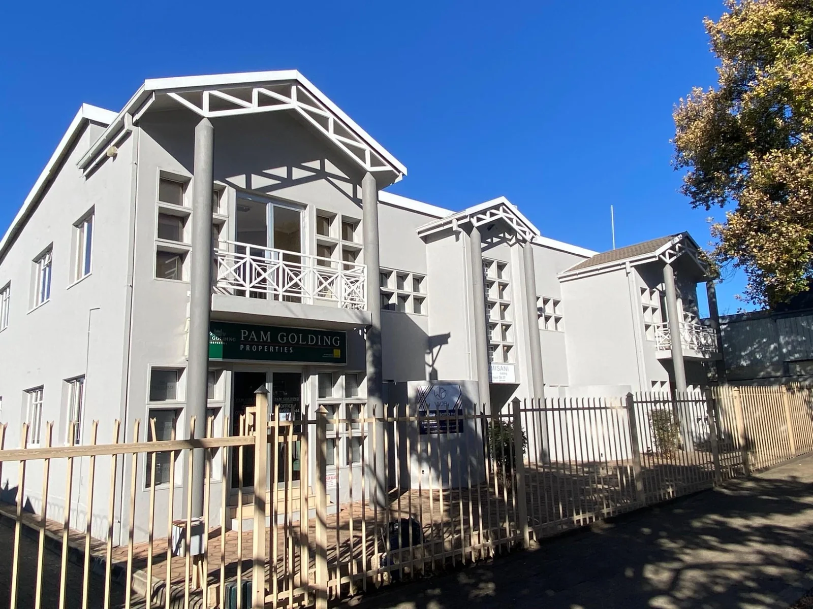 Well-maintained commercial property with 4 units for sale!