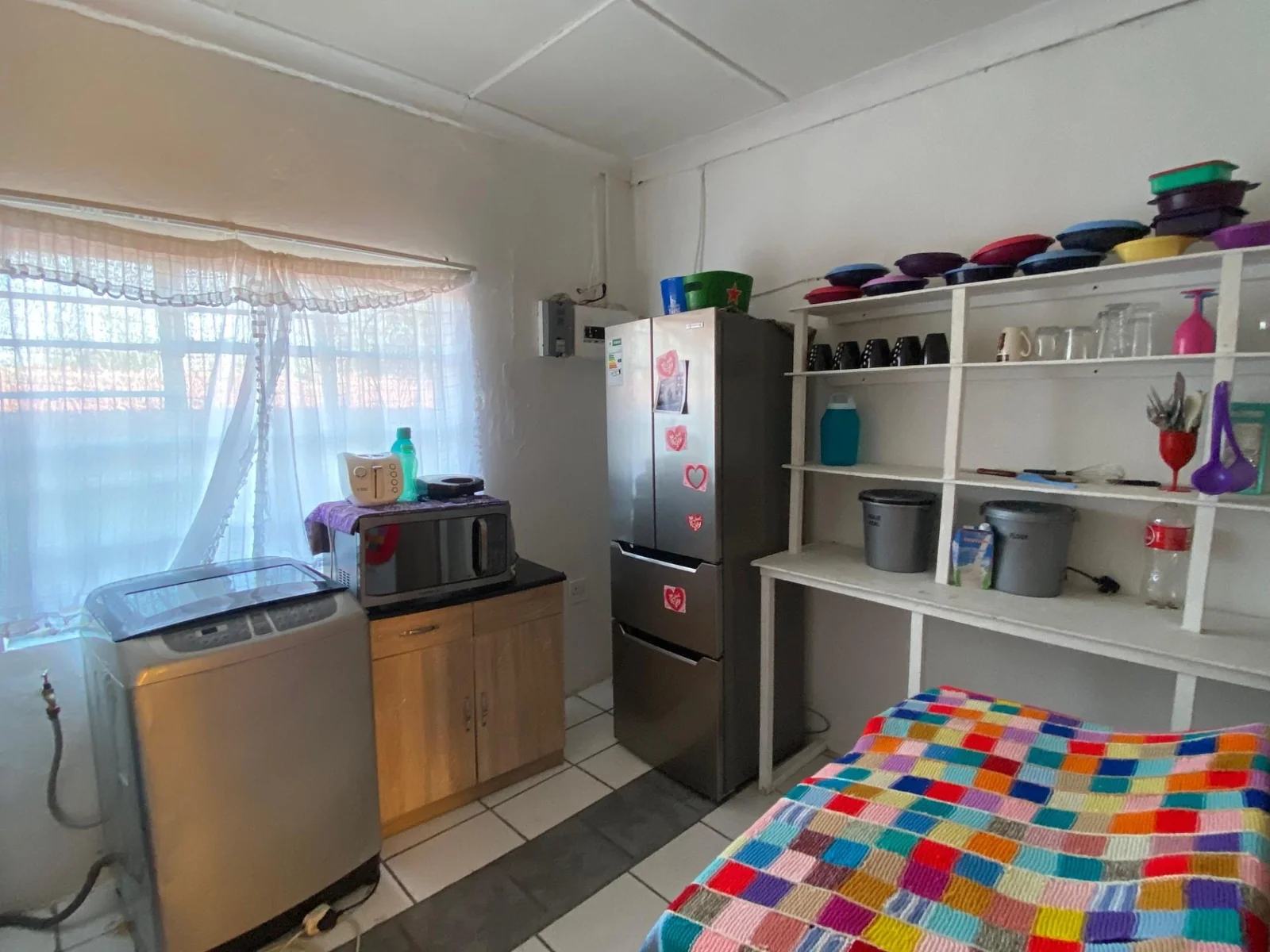 Family home and flatlet on two separate stands!