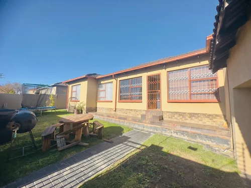 3300 Croatia, Cosmo City, Roodepoort