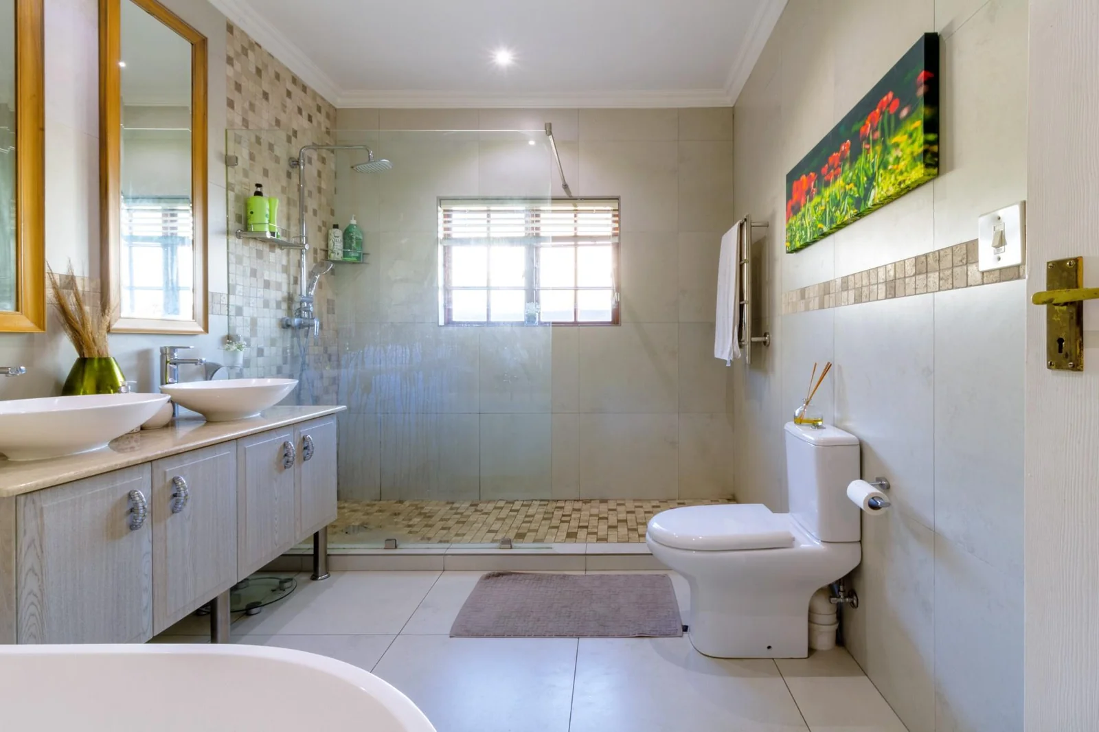 Three Bedrooms,  Off the Grid, Three Baths, Swimming Pool, Double Garage