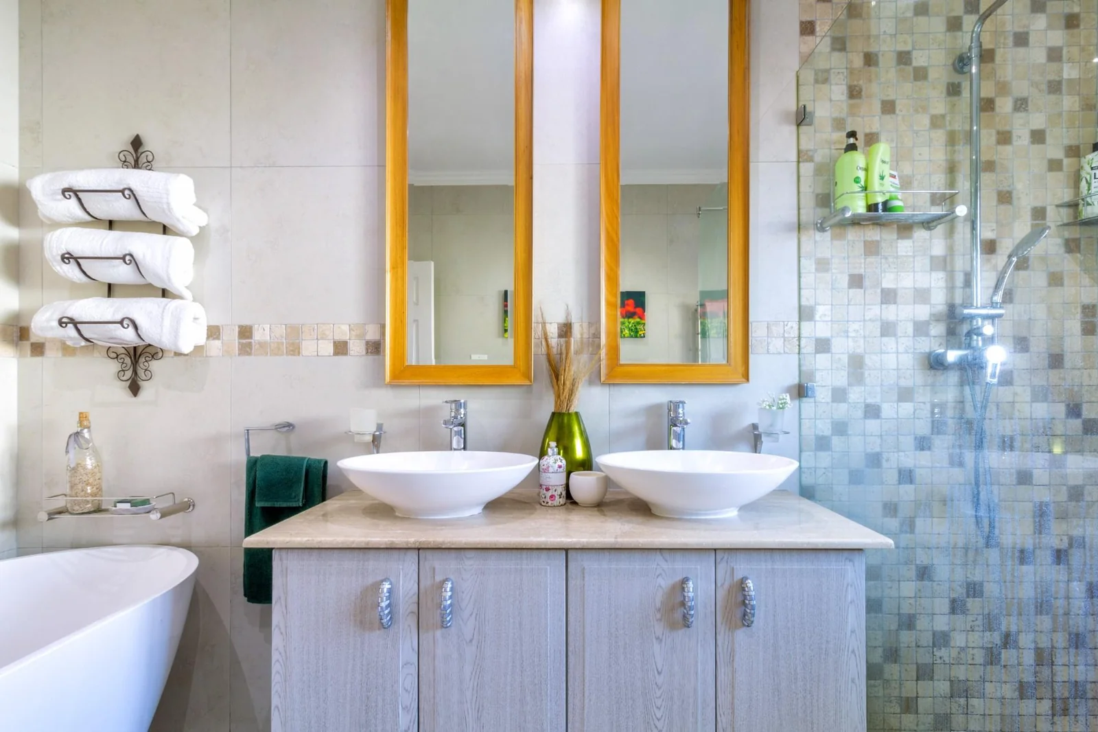 Three Bedrooms,  Off the Grid, Three Baths, Swimming Pool, Double Garage