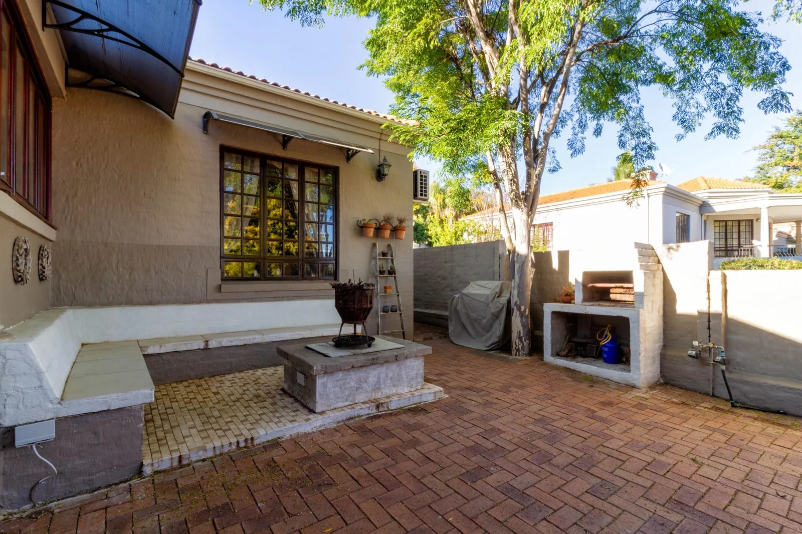 Three Bedrooms,  Off the Grid, Three Baths, Swimming Pool, Double Garage