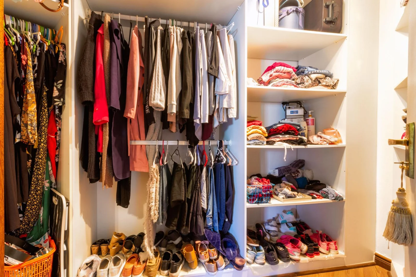 Three Bedrooms,  Off the Grid, Three Baths, Swimming Pool, Double Garage