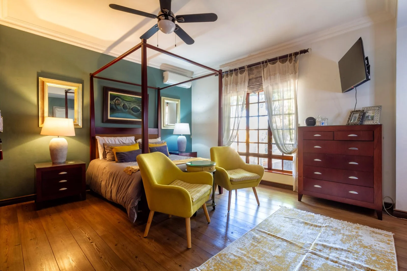 Three Bedrooms,  Off the Grid, Three Baths, Swimming Pool, Double Garage