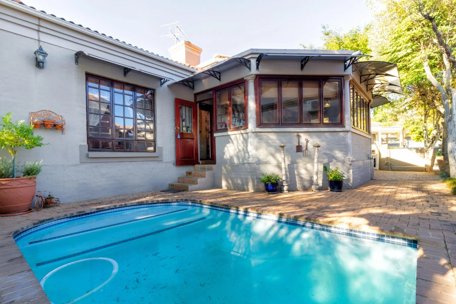 Three Bedrooms,  Off the Grid, Three Baths, Swimming Pool, Double Garage