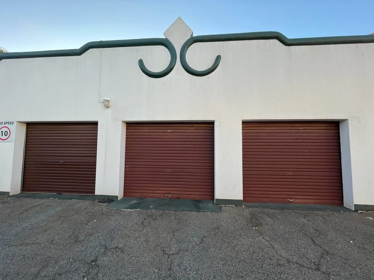 2.5 Bedroom Simplex with private garden for sale in Florida North