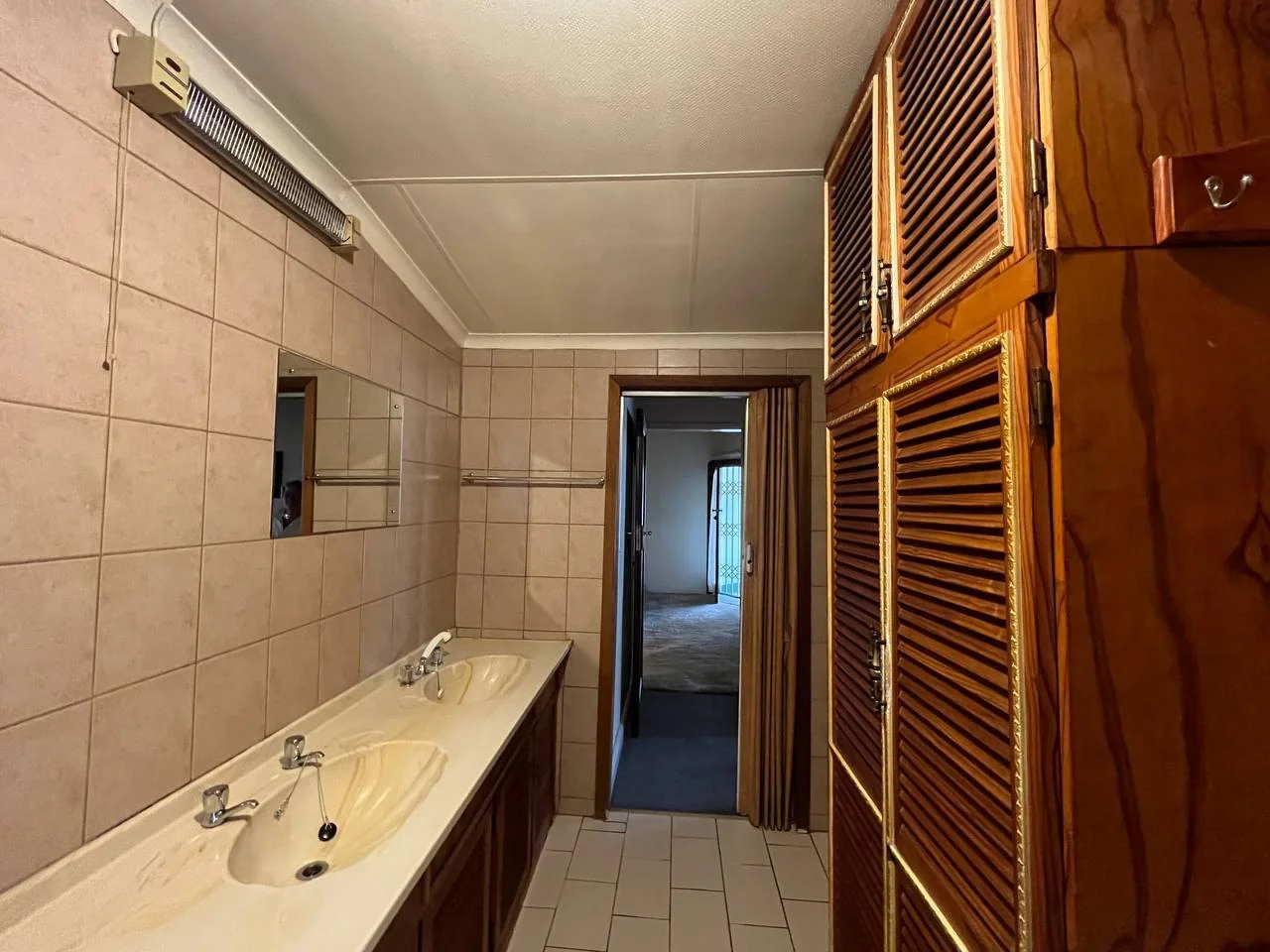 2.5 Bedroom Simplex with private garden for sale in Florida North