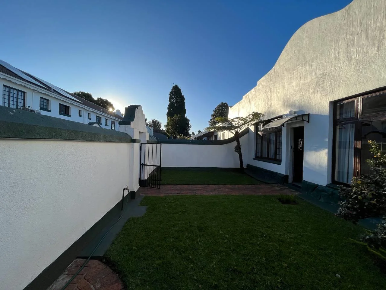 2.5 Bedroom Simplex with private garden for sale in Florida North