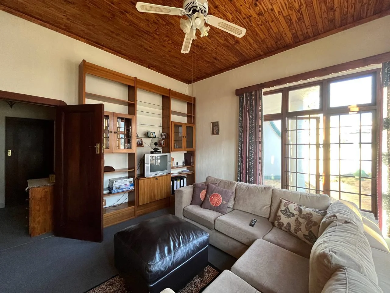 2.5 Bedroom Simplex with private garden for sale in Florida North