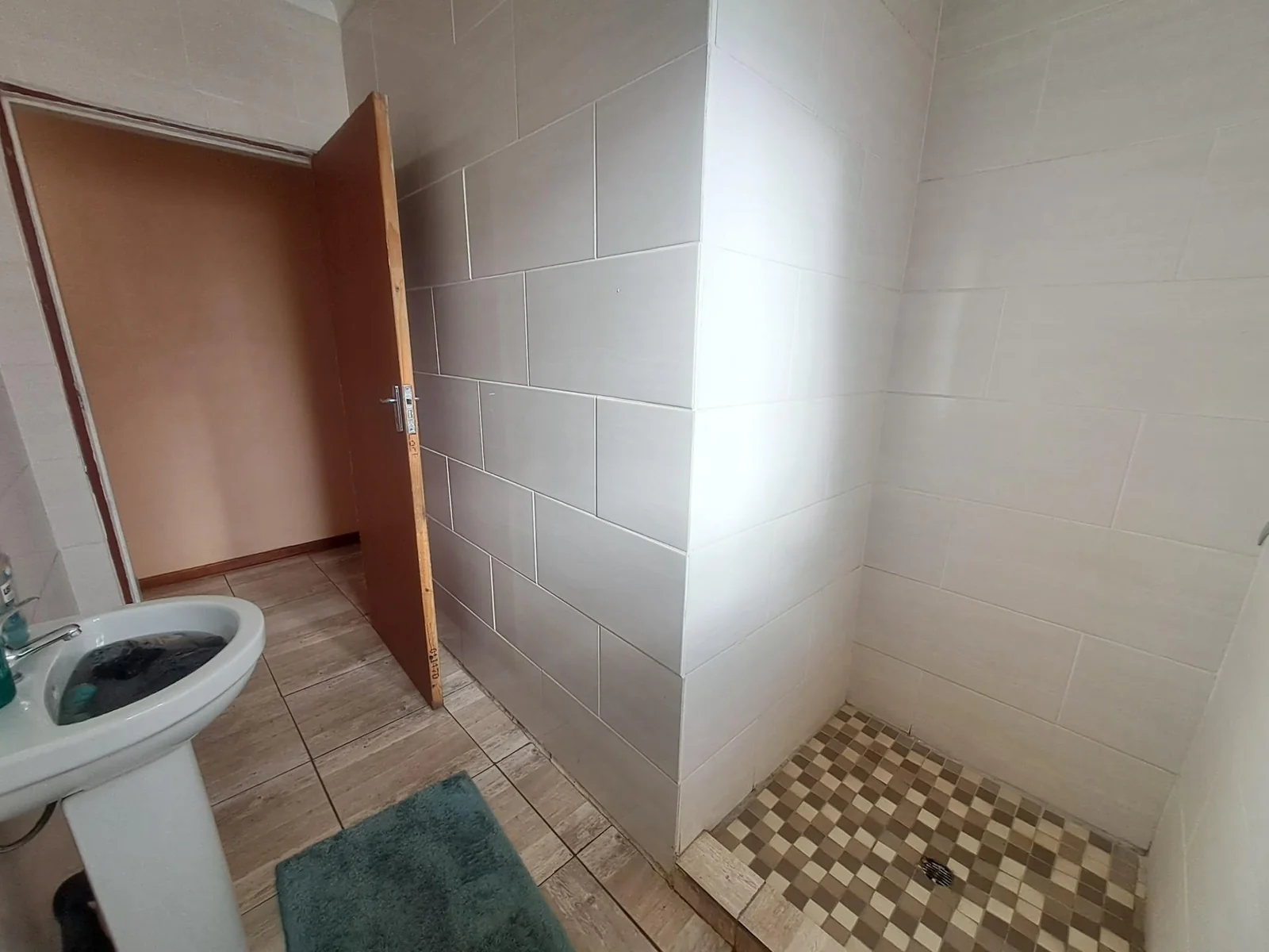 Duet for sale.  Two spacious houses on one stand.