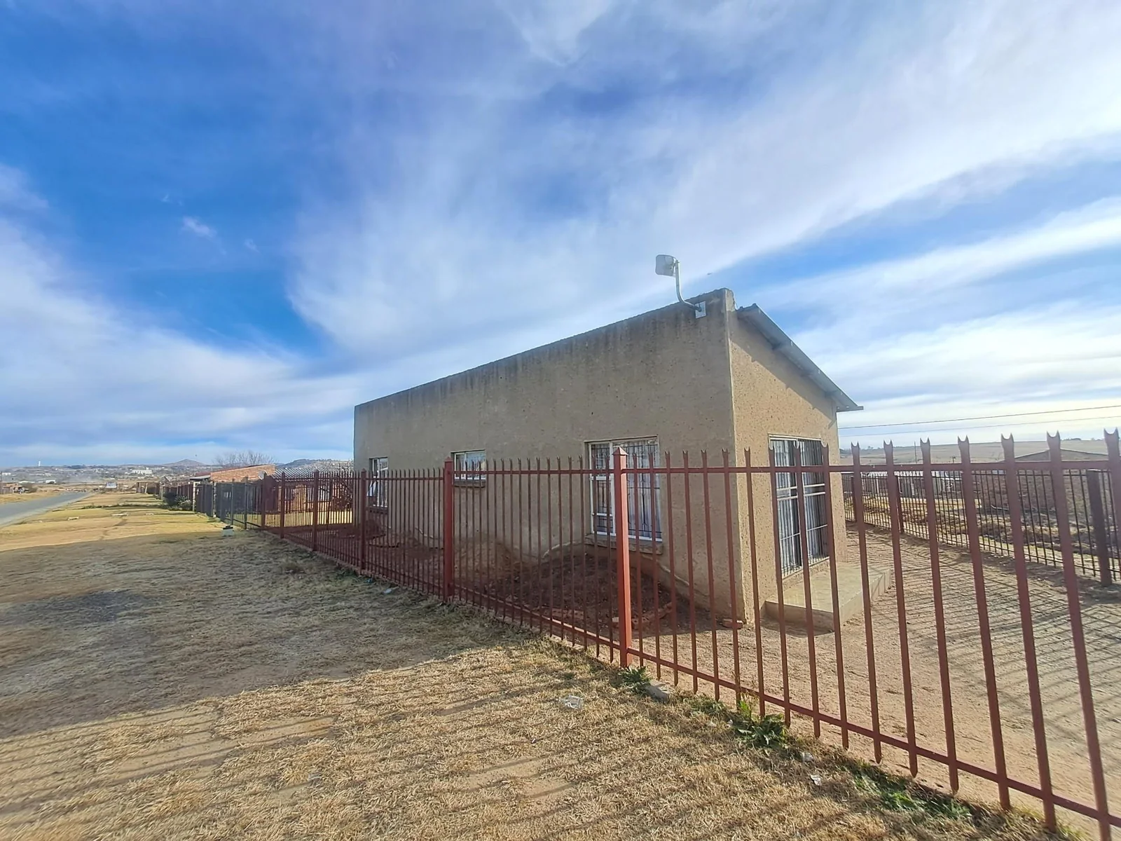 Duet for sale.  Two spacious houses on one stand.