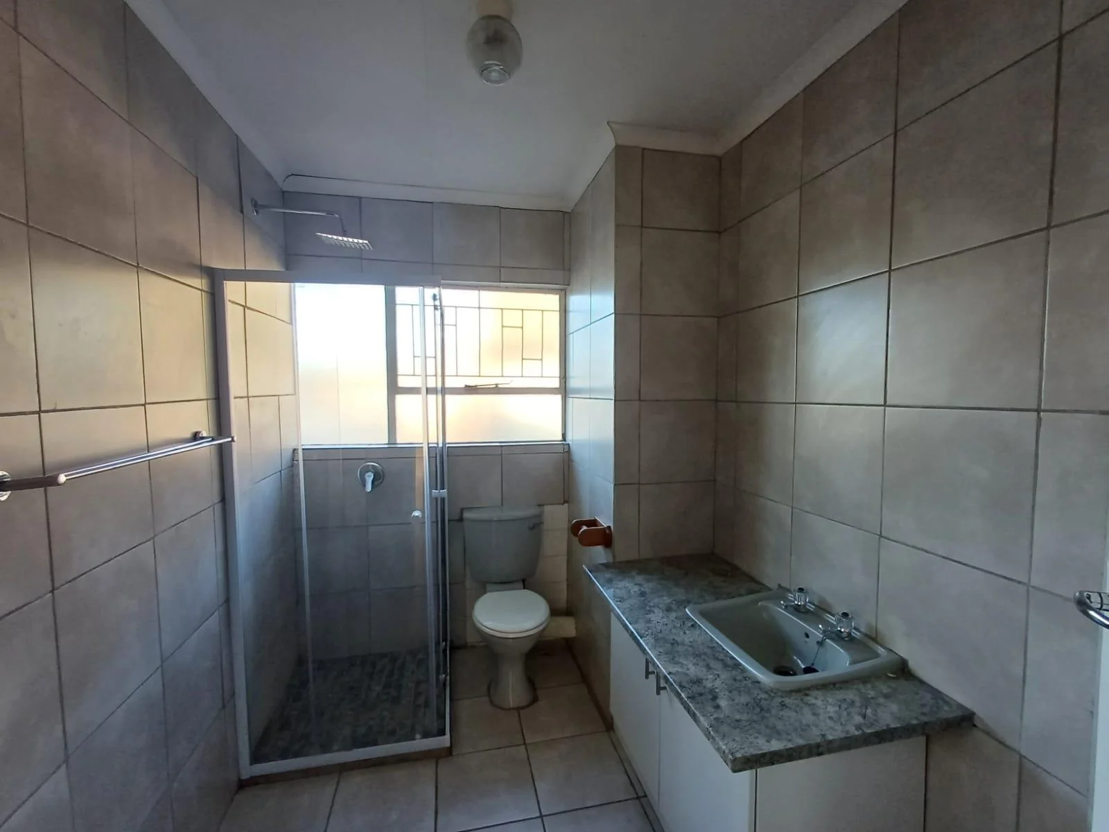 2 Bedroom Apartment available in Pellissier!