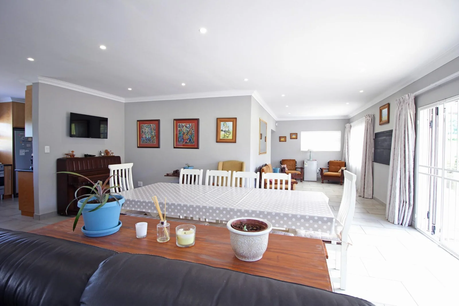 Stunning 5-Bedroom Family Home in Roodekrans with Breathtaking Views!