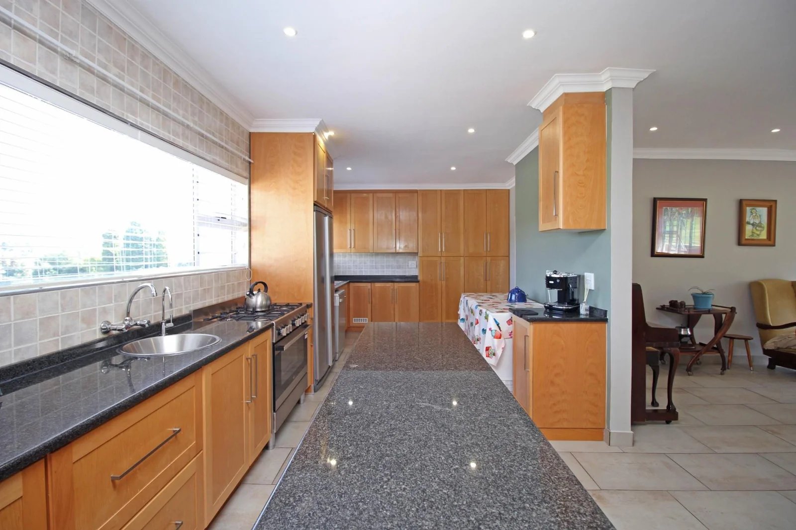 Stunning 5-Bedroom Family Home in Roodekrans with Breathtaking Views!