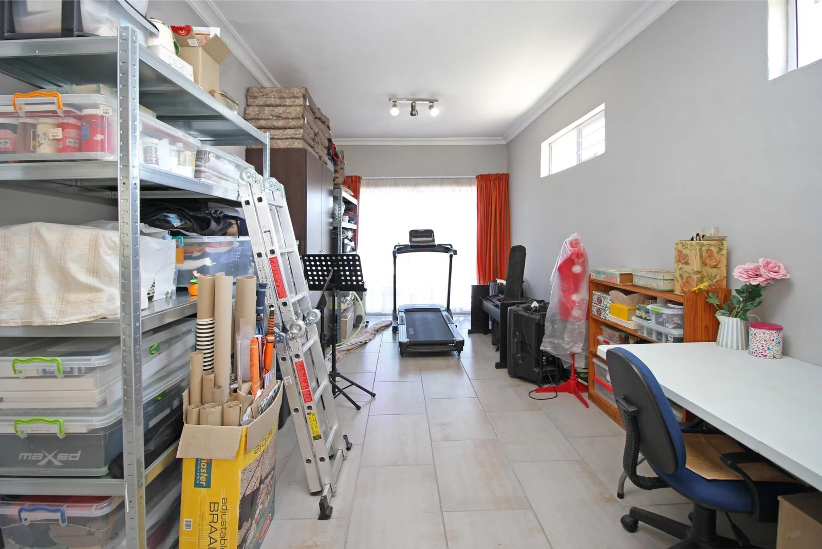 Stunning 5-Bedroom Family Home in Roodekrans with Breathtaking Views!