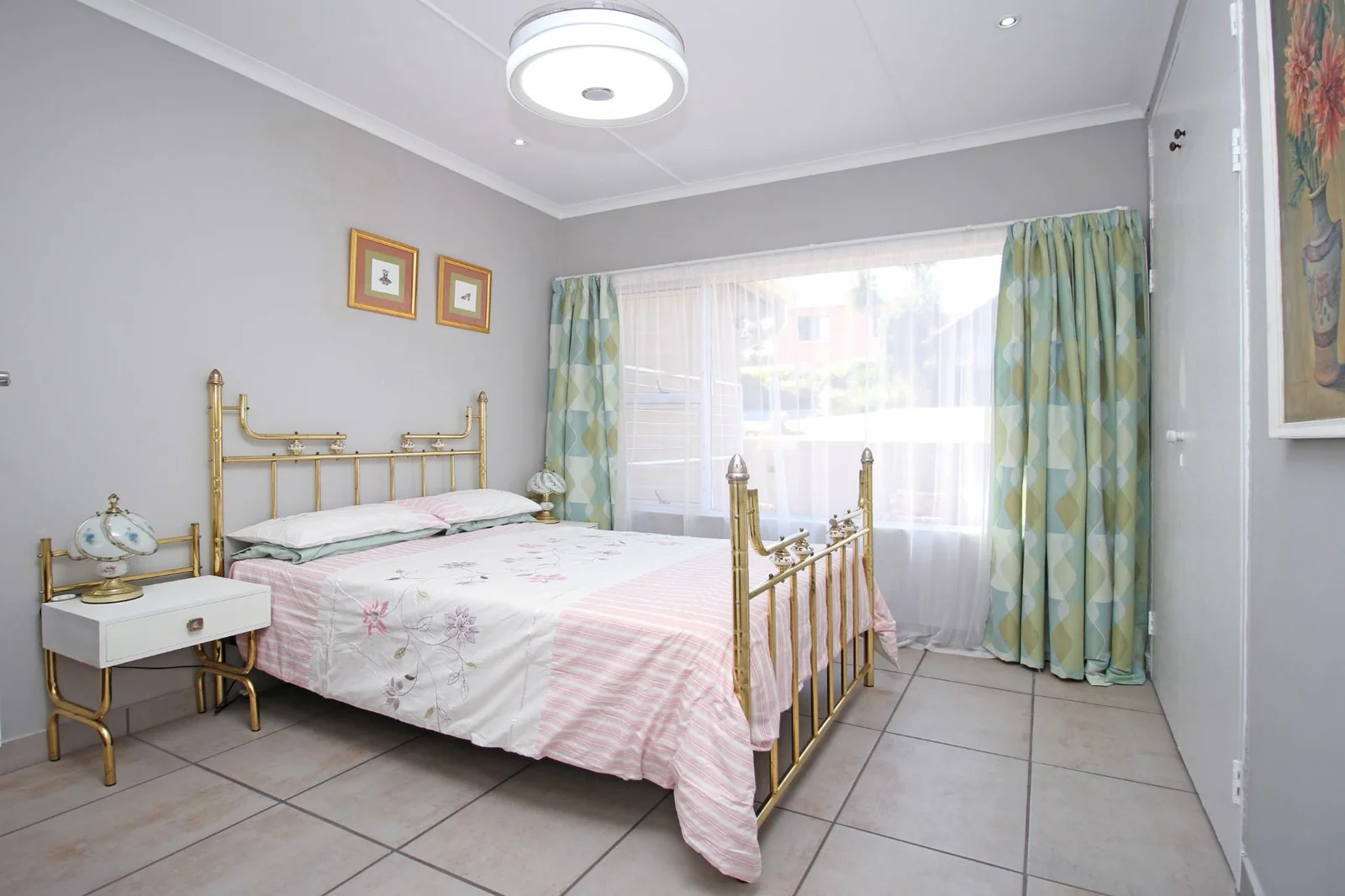 Stunning 5-Bedroom Family Home in Roodekrans with Breathtaking Views!