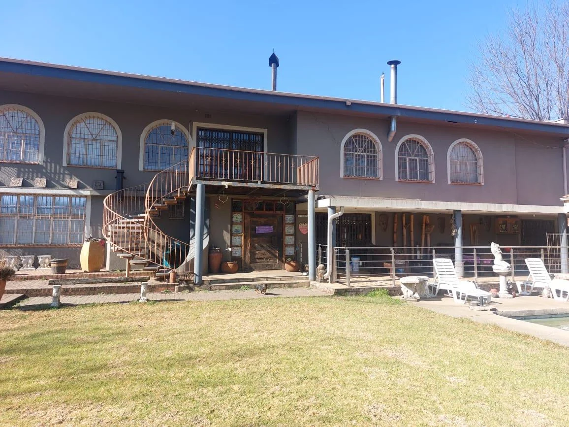 ELITE PROPERTY IN PEACEHAVEN WITH A LOT OF POTENTIAL FOR GUEST HOUSE, RENTAL & RESIDENTIAL PURPOSES