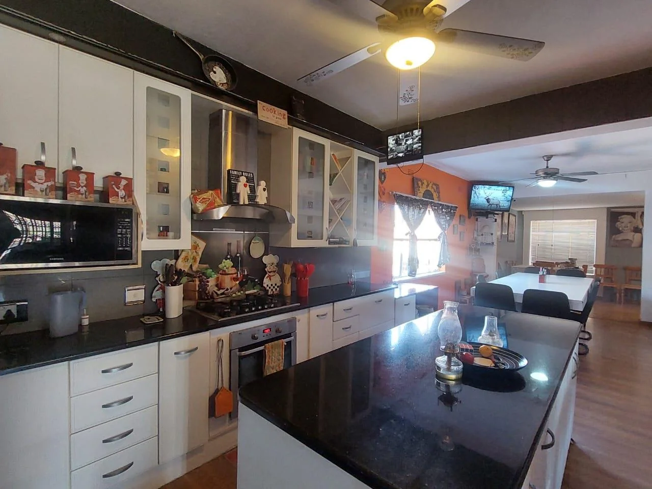 ELITE PROPERTY IN PEACEHAVEN WITH A LOT OF POTENTIAL FOR GUEST HOUSE, RENTAL & RESIDENTIAL PURPOSES