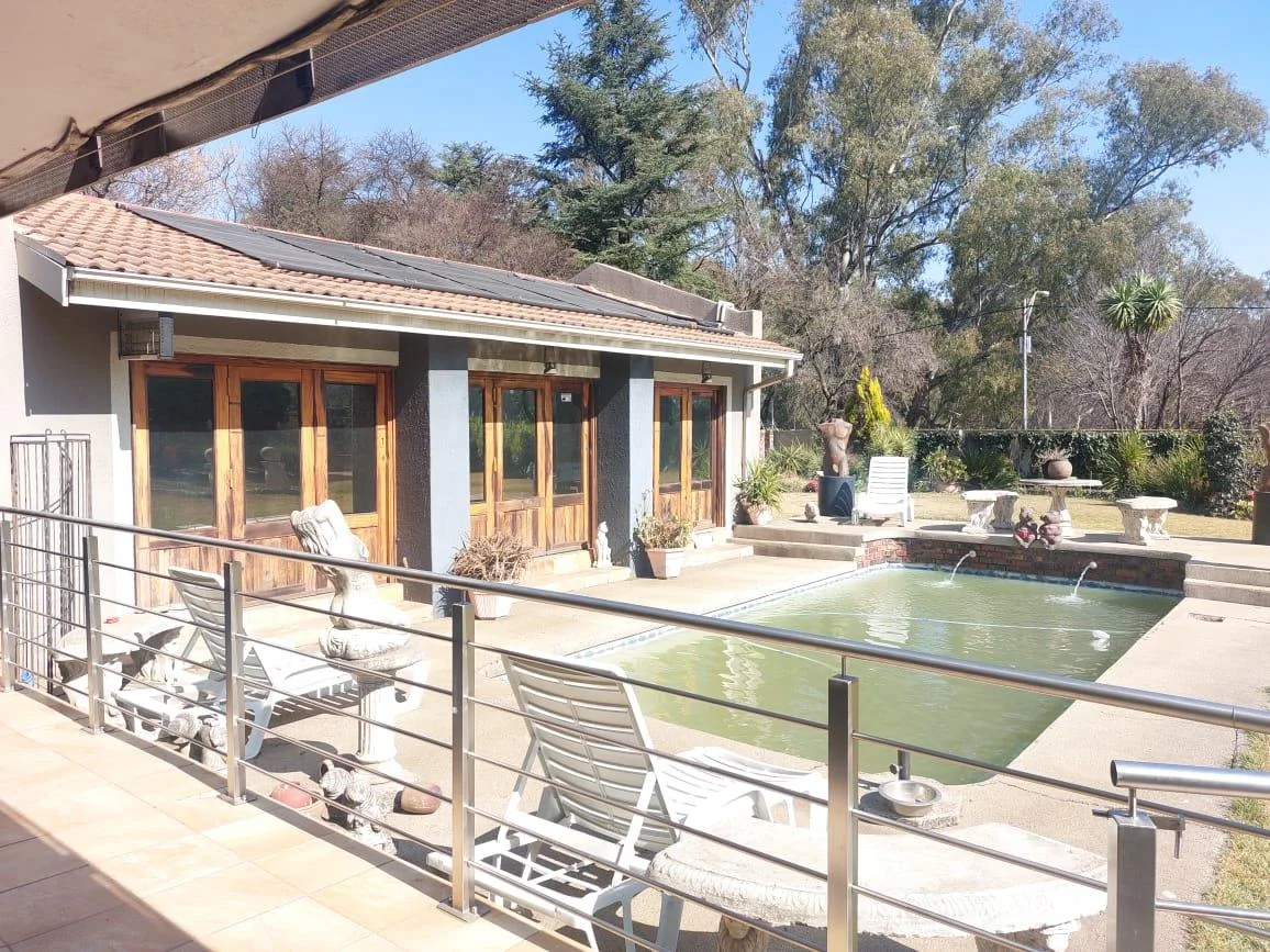 ELITE PROPERTY IN PEACEHAVEN WITH A LOT OF POTENTIAL FOR GUEST HOUSE, RENTAL & RESIDENTIAL PURPOSES