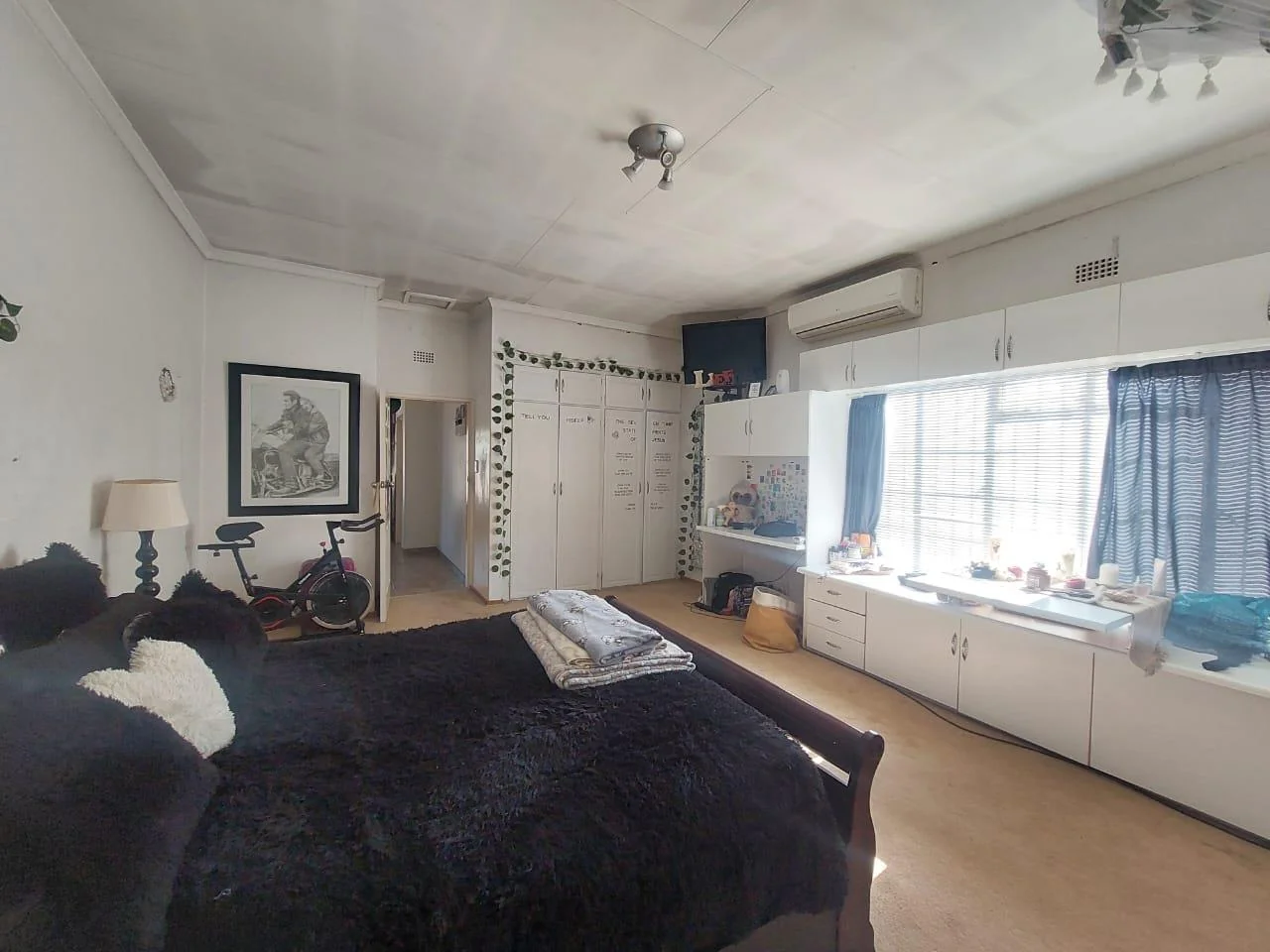 ELITE PROPERTY IN PEACEHAVEN WITH A LOT OF POTENTIAL FOR GUEST HOUSE, RENTAL & RESIDENTIAL PURPOSES