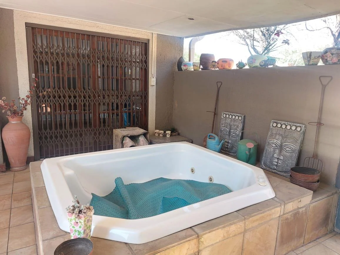 ELITE PROPERTY IN PEACEHAVEN WITH A LOT OF POTENTIAL FOR GUEST HOUSE, RENTAL & RESIDENTIAL PURPOSES