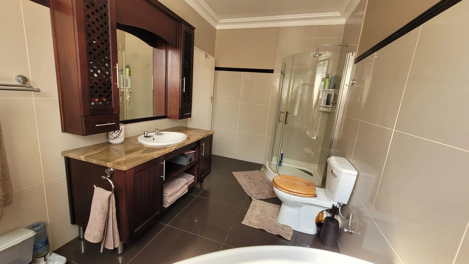 Home, office and entertainment all under one roof in Eureka.