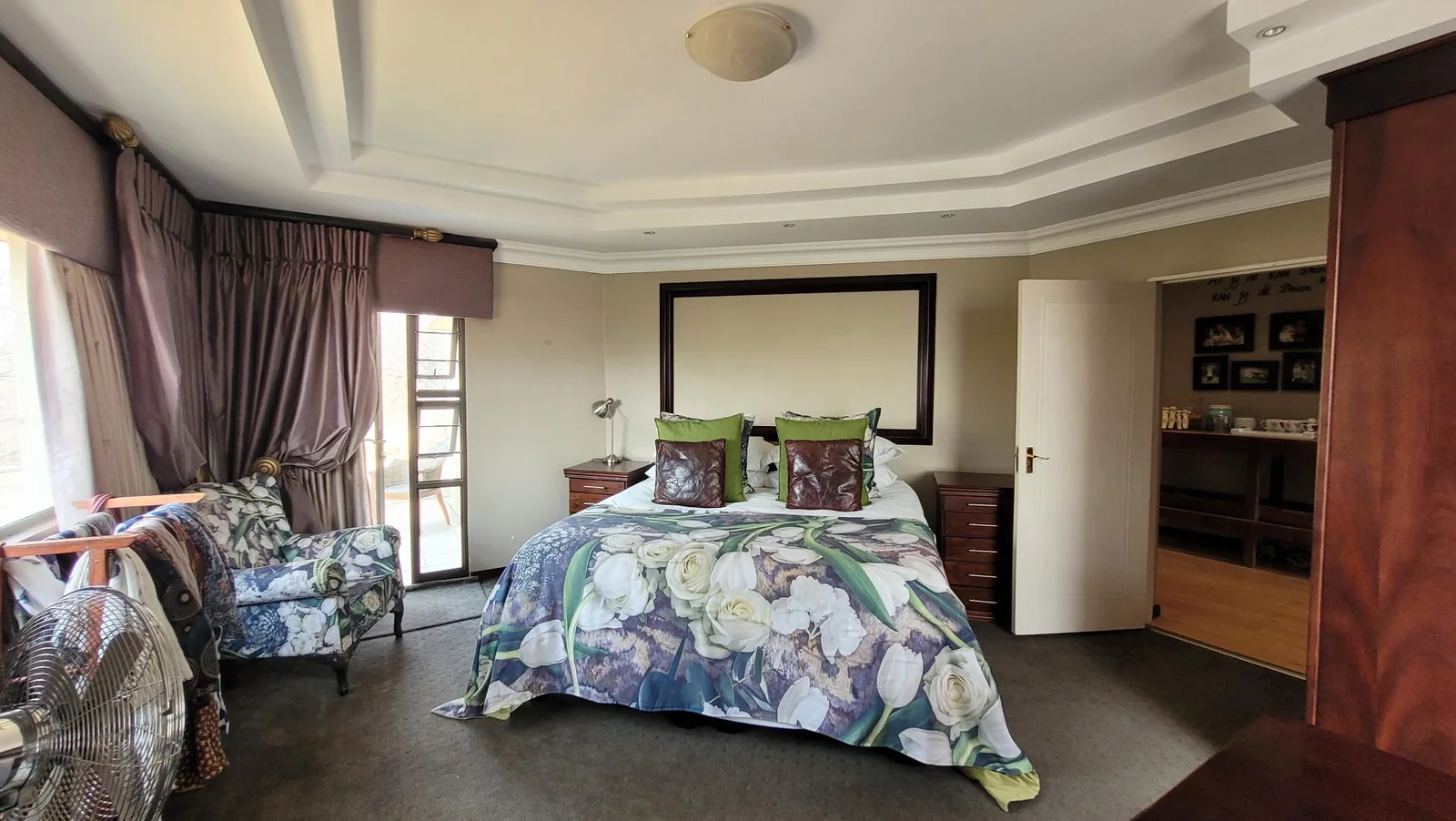 Home, office and entertainment all under one roof in Eureka.