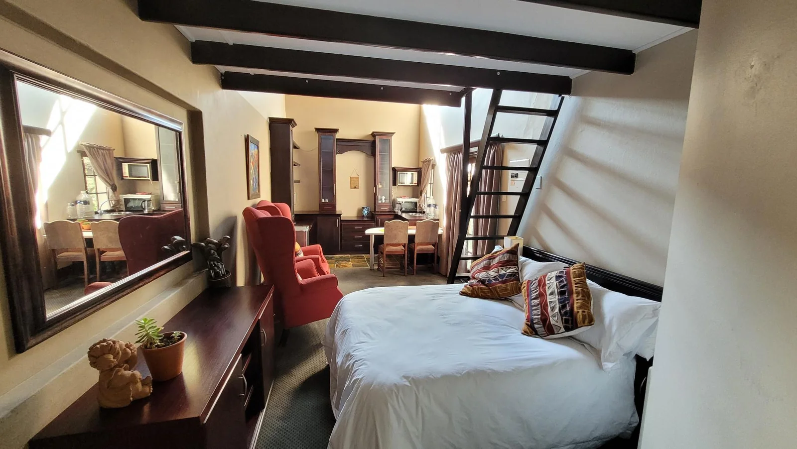 Home, office and entertainment all under one roof in Eureka.