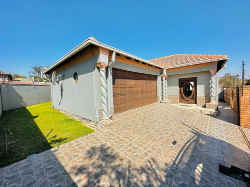 11111 Hawaii, Cosmo City, Roodepoort