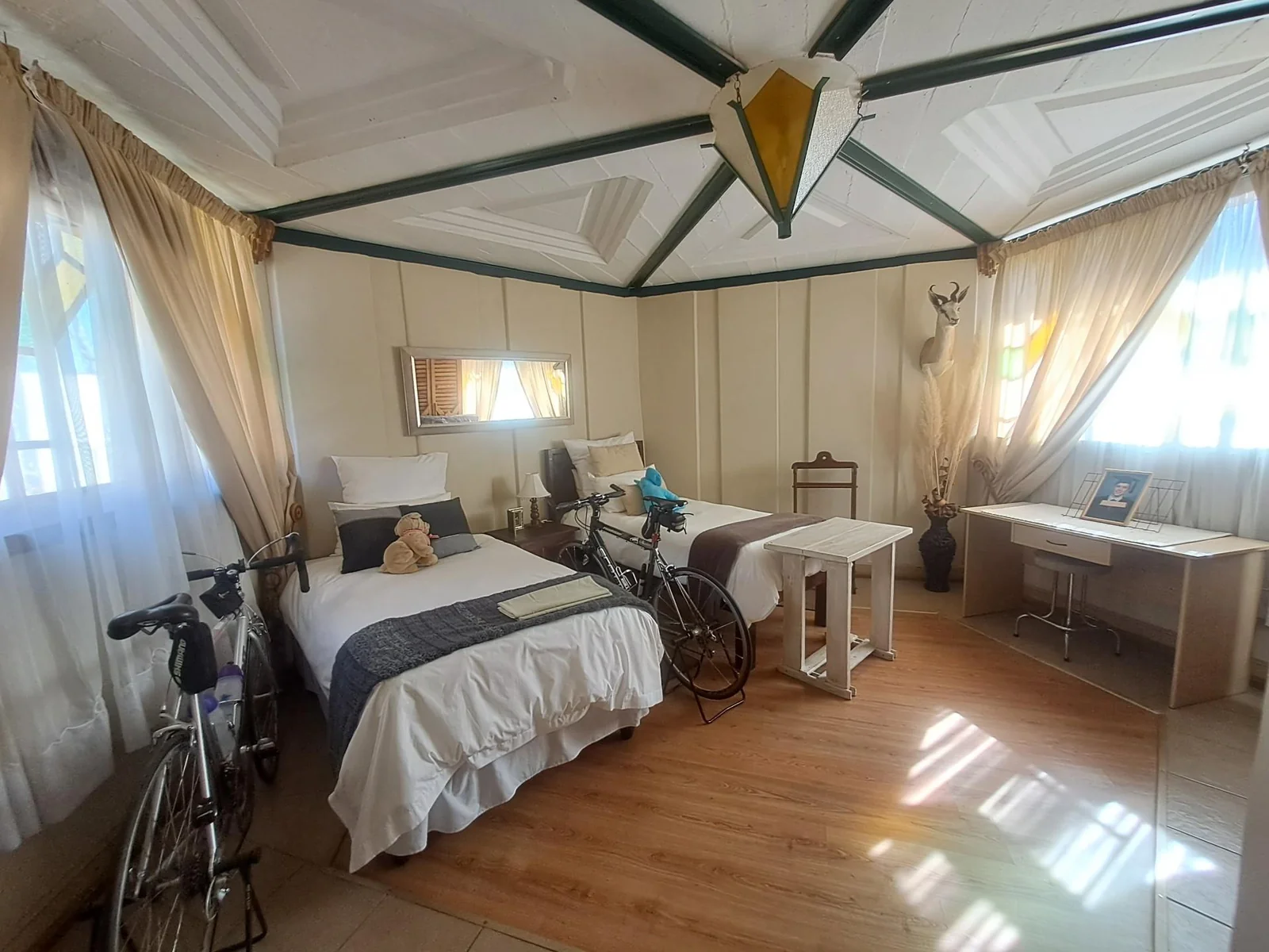 Unique and spacious four bedroom family home!