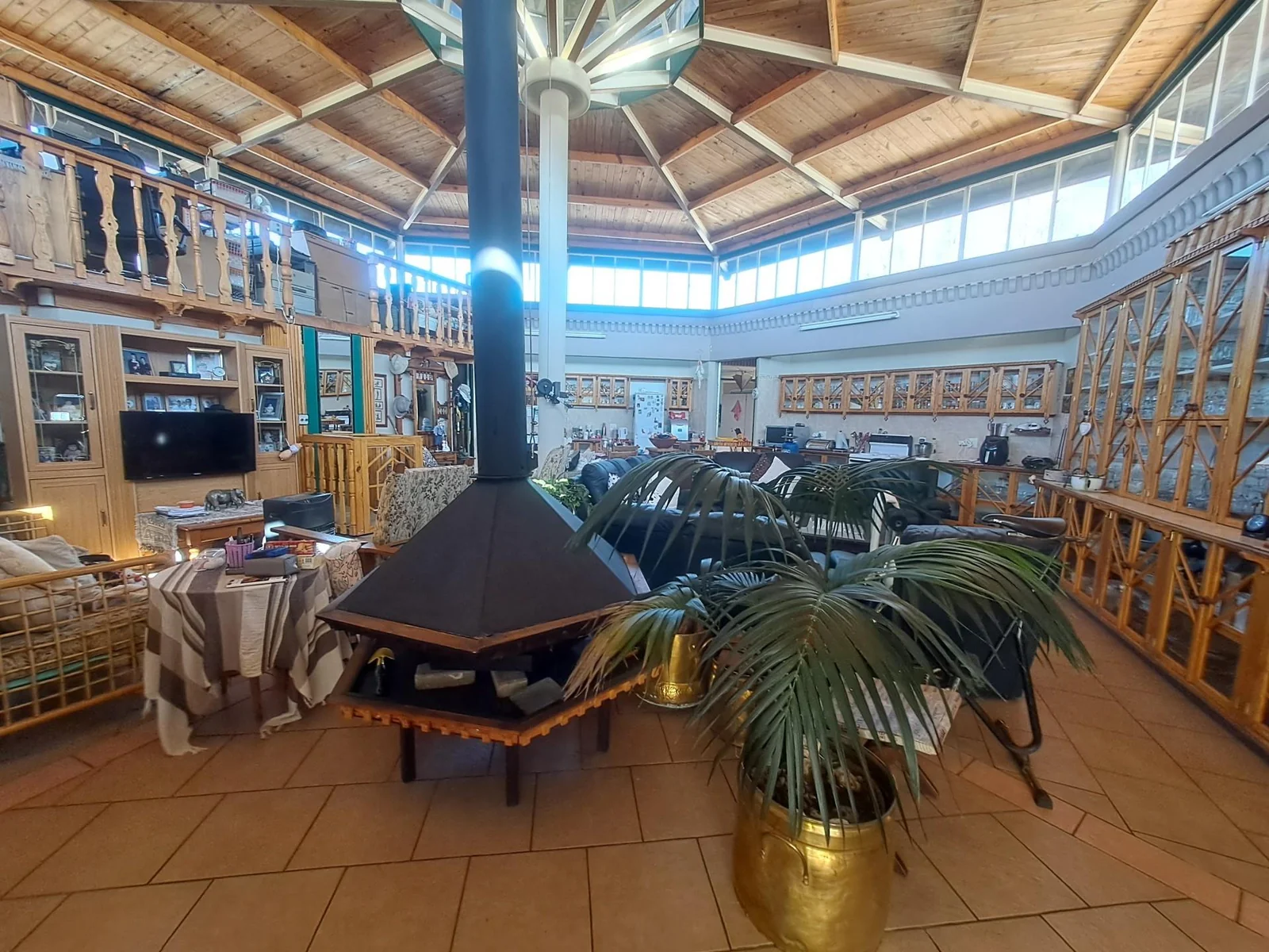 Unique and spacious four bedroom family home!