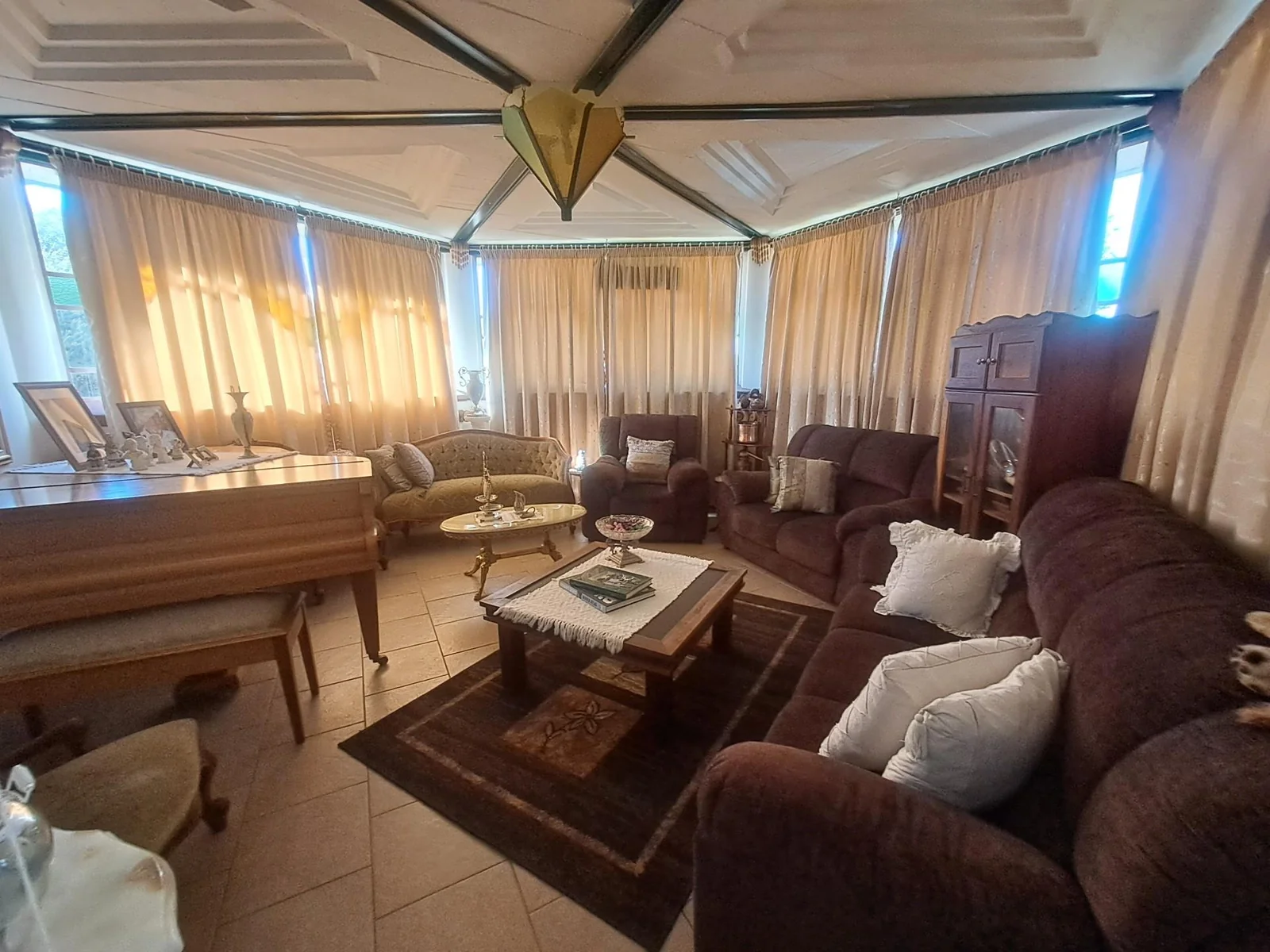 Unique and spacious four bedroom family home!