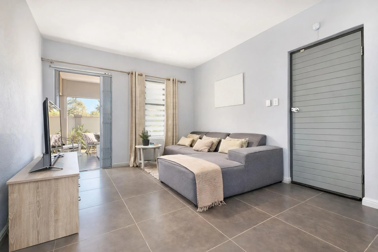 2 Bedroom 2 Bathroom Ground Floor Unit with exclusive use garden