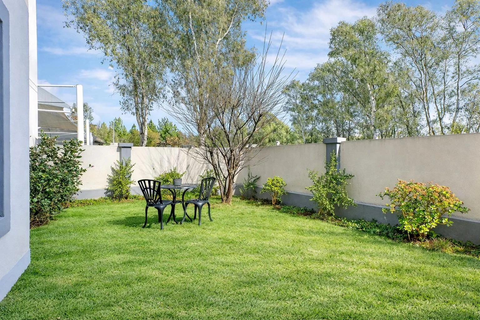 2 Bedroom 2 Bathroom Ground Floor Unit with exclusive use garden