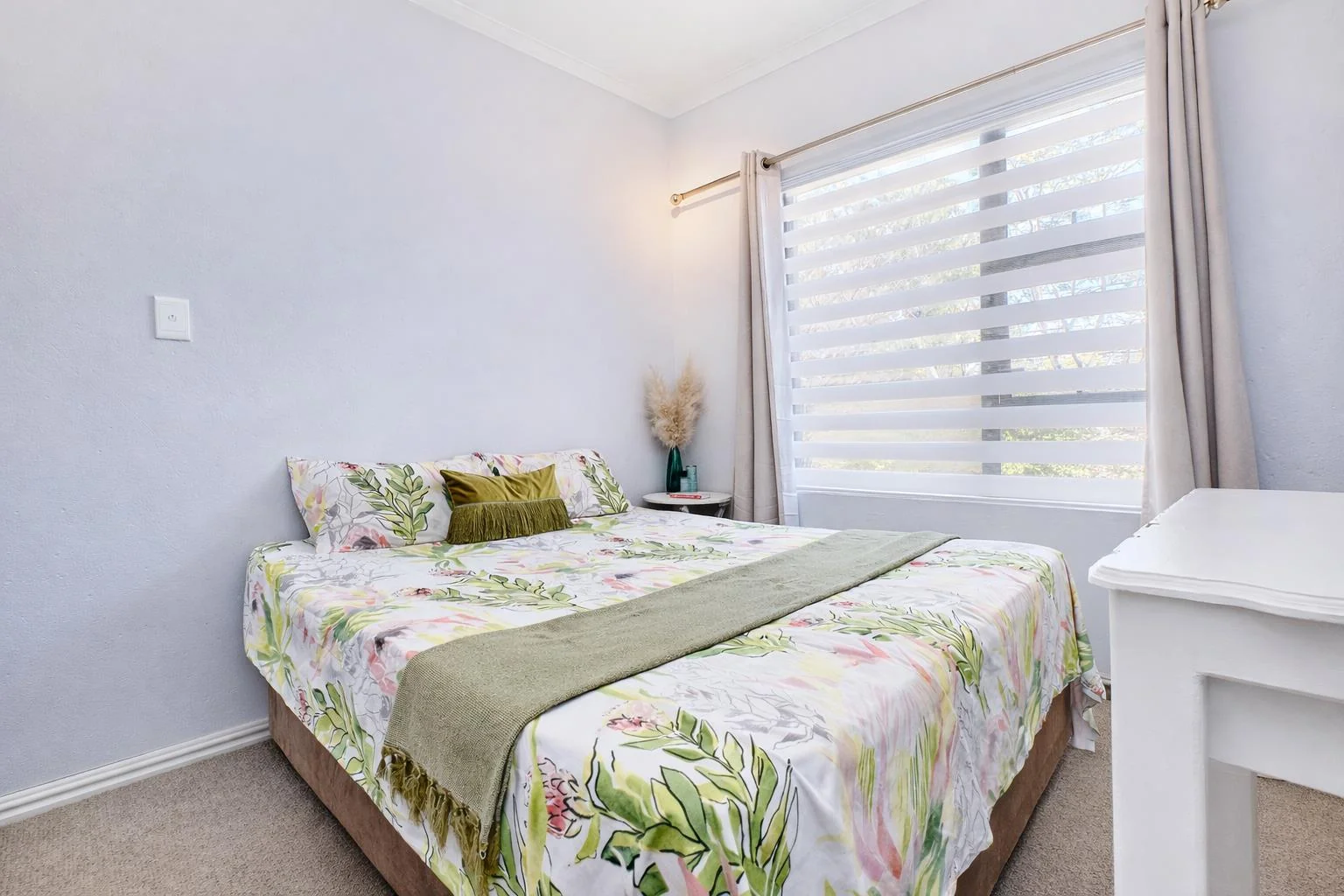 2 Bedroom 2 Bathroom Ground Floor Unit with exclusive use garden