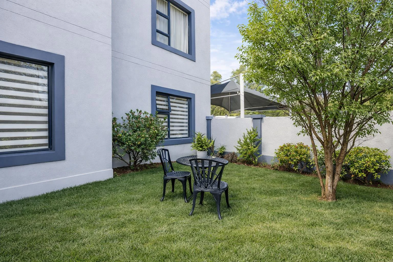 2 Bedroom 2 Bathroom Ground Floor Unit with exclusive use garden