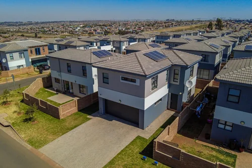 Thatchfield Ridge, Centurion