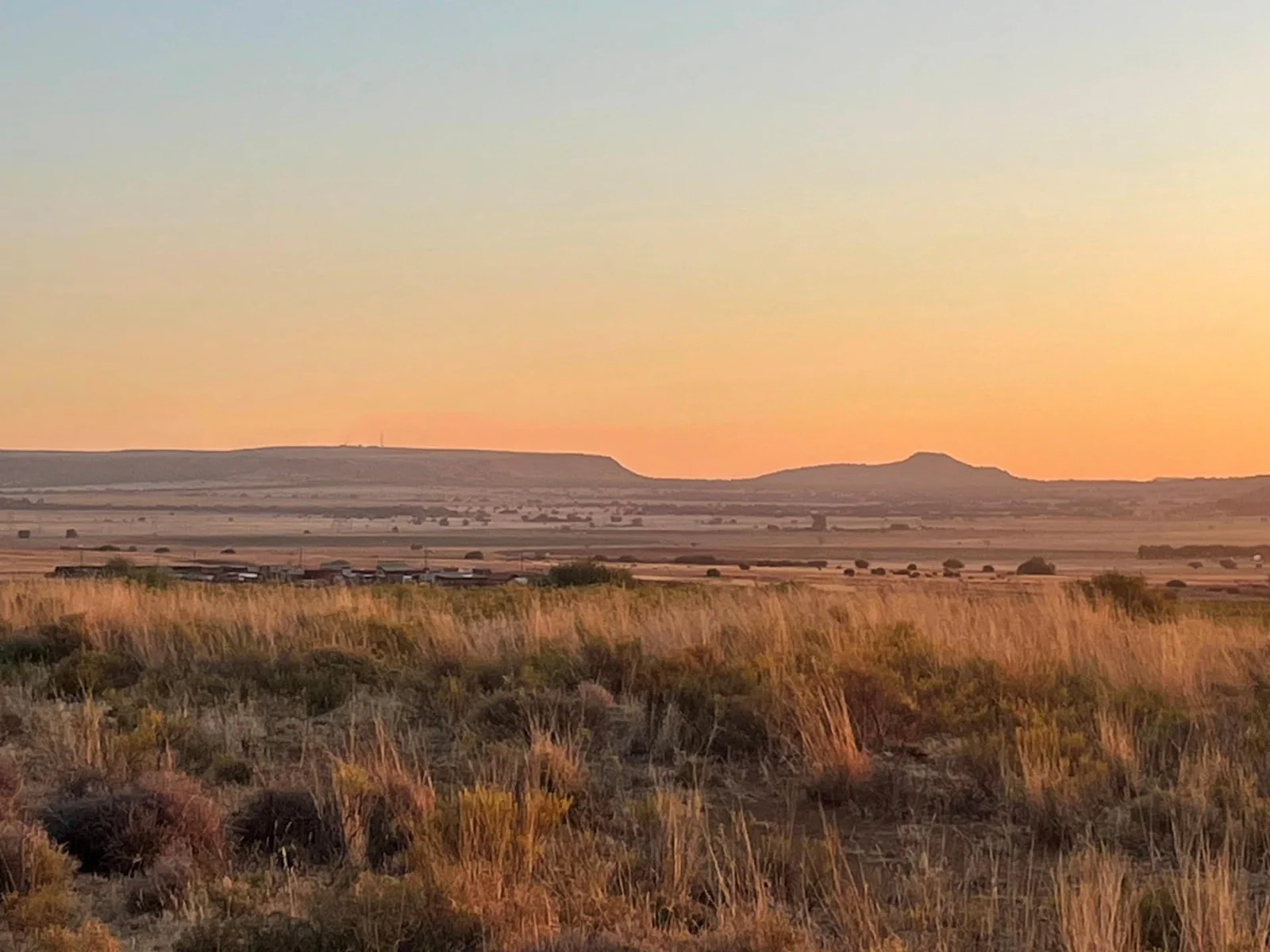 Sun sets - 360° all round Views - Close to the city