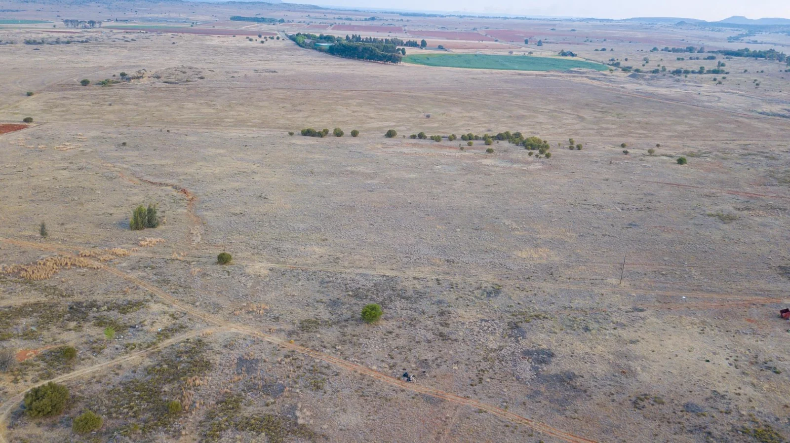 Not just land - this agricultural holding measuring 21.79ha offers 360° views including sunsets - close to the city situated in Bainsvei