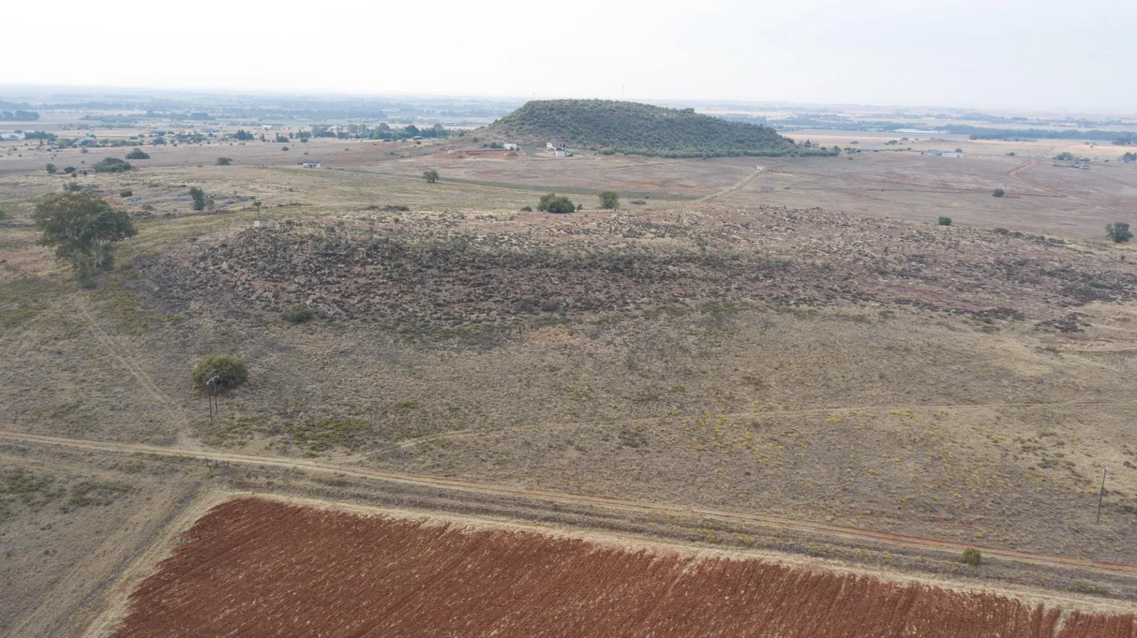 Not just land - this agricultural holding measuring 21.79ha offers 360° views including sunsets - close to the city situated in Bainsvei