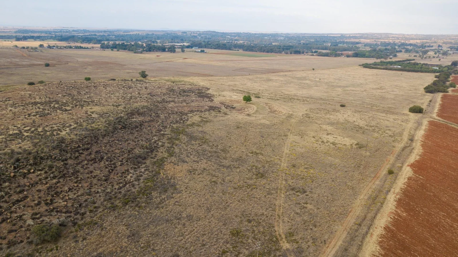 Not just land - this agricultural holding measuring 21.79ha offers 360° views including sunsets - close to the city situated in Bainsvei