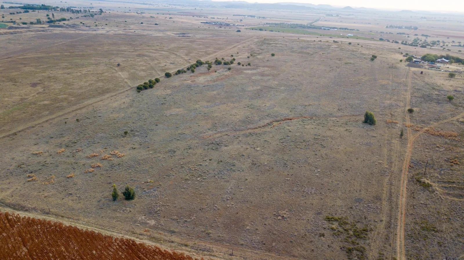 Not just land - this agricultural holding measuring 21.79ha offers 360° views including sunsets - close to the city situated in Bainsvei