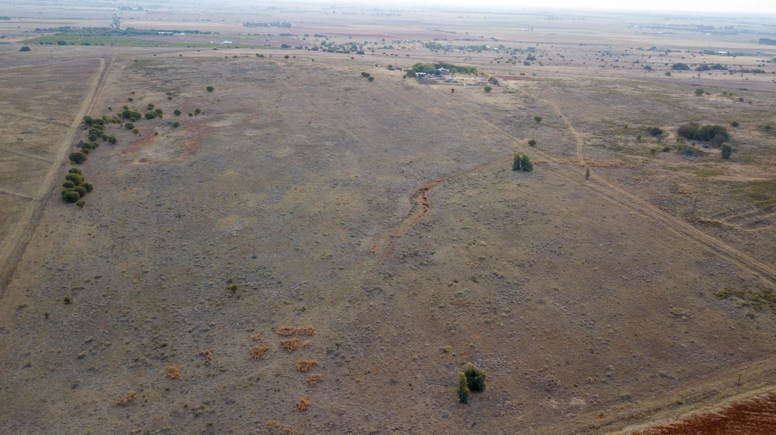 Not just land - this agricultural holding measuring 21.79ha offers 360° views including sunsets - close to the city situated in Bainsvei