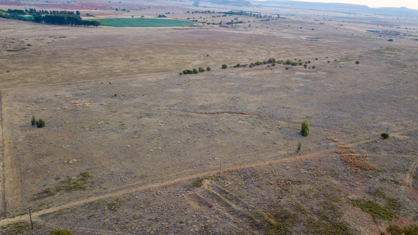 Not just land - this agricultural holding measuring 21.79ha offers 360° views including sunsets - close to the city situated in Bainsvei