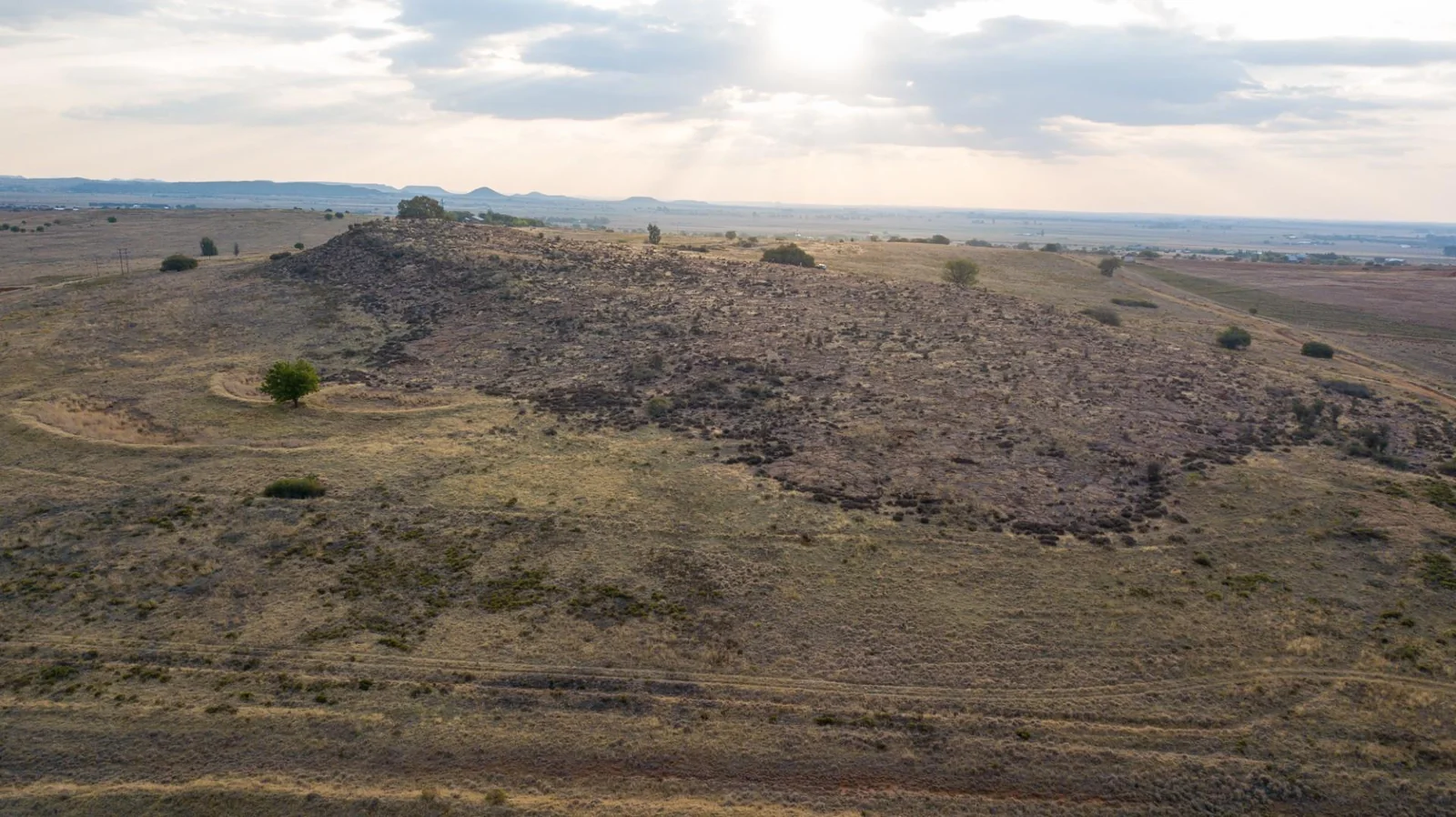 Not just land - this agricultural holding measuring 21.79ha offers 360° views including sunsets - close to the city situated in Bainsvei