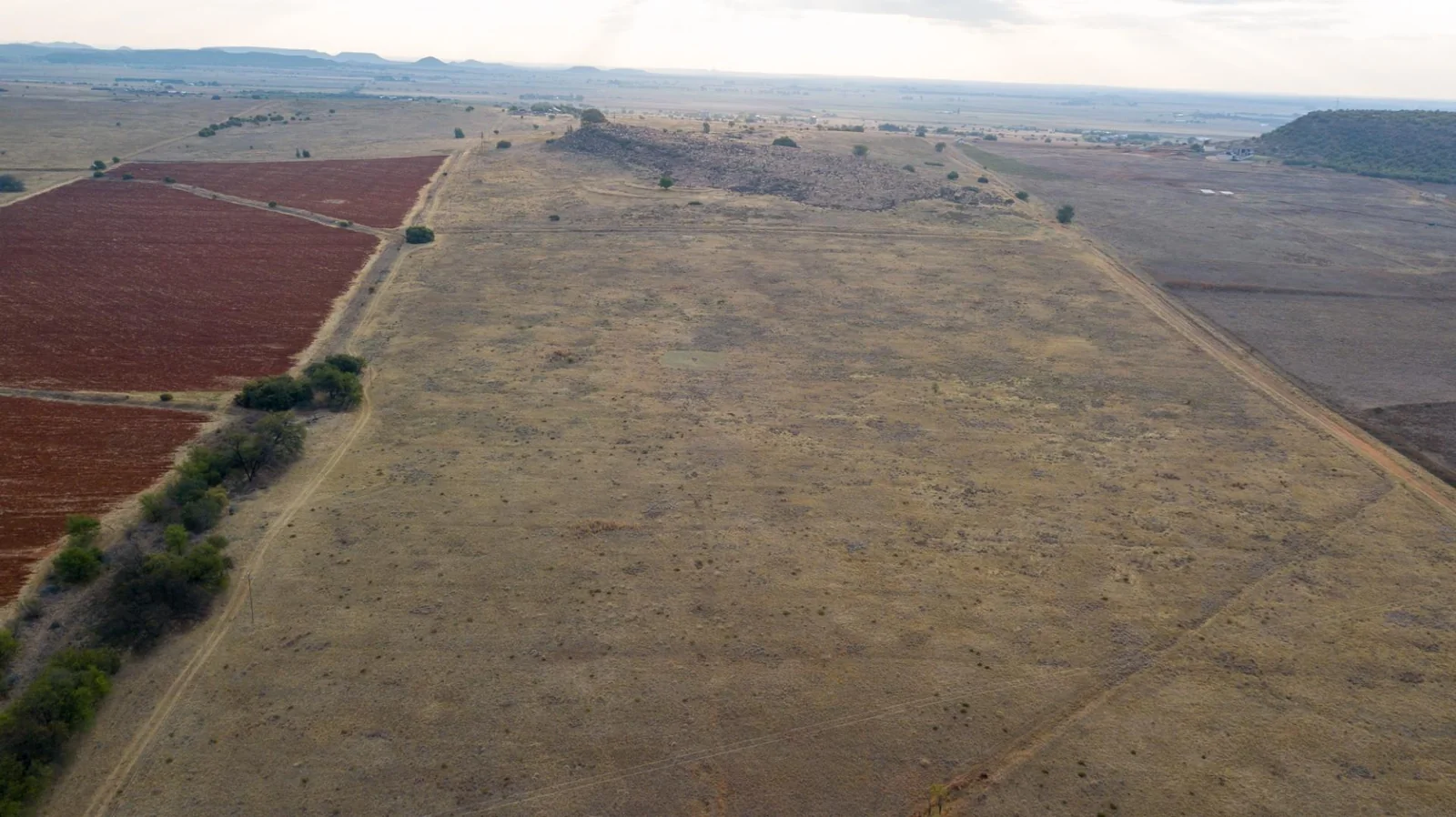 Not just land - this agricultural holding measuring 21.79ha offers 360° views including sunsets - close to the city situated in Bainsvei