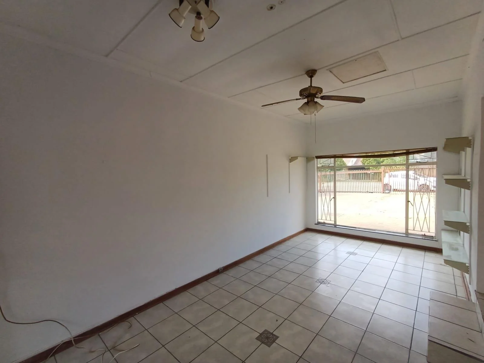 Spacious 3 Bedroom House to Rent in Pellissier!