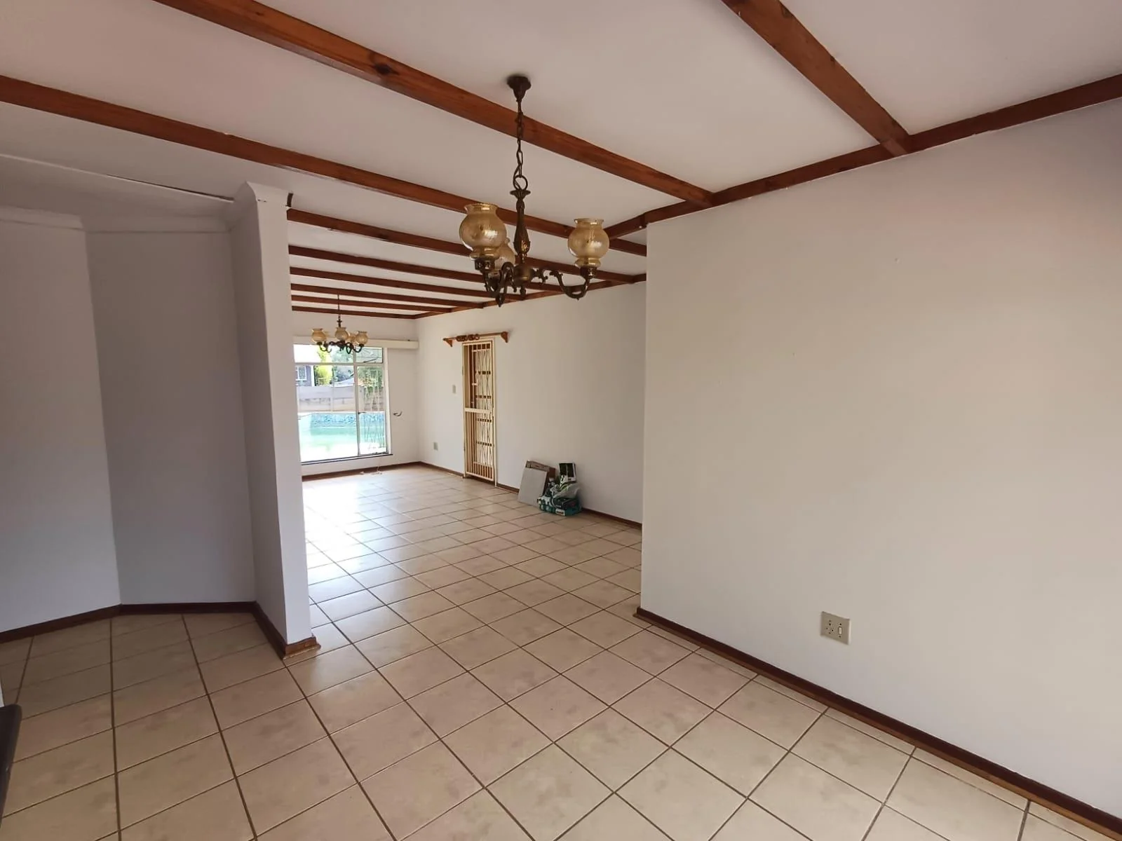 Spacious 3 Bedroom House to Rent in Pellissier!