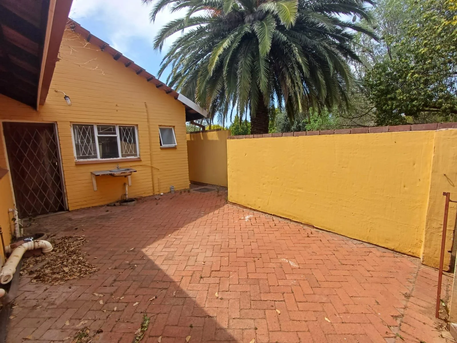 Spacious 3 Bedroom House to Rent in Pellissier!