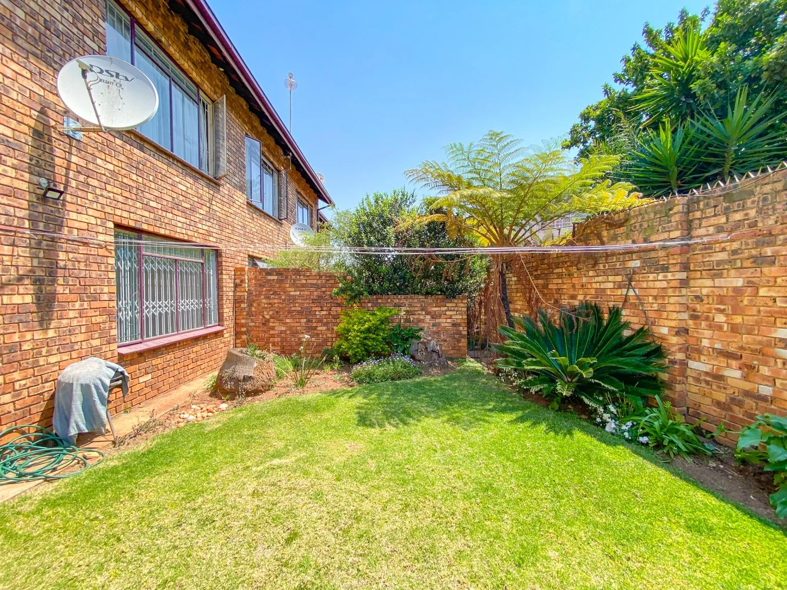 2 Bedroom Apartment To Let in a quiet complex within Pierre van Ryneveld<br/>*Perfect for Young Professionals* Occupation date : 1 May 2026